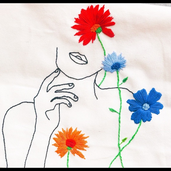 Floral beauty embroidered canvas tote bag, heavy duty minimalistic tote bags - Picture 2 of 4